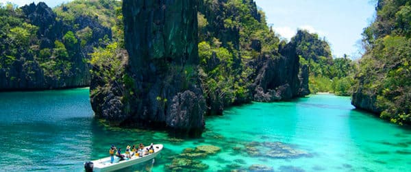 expats in the philippines enjoying the good life